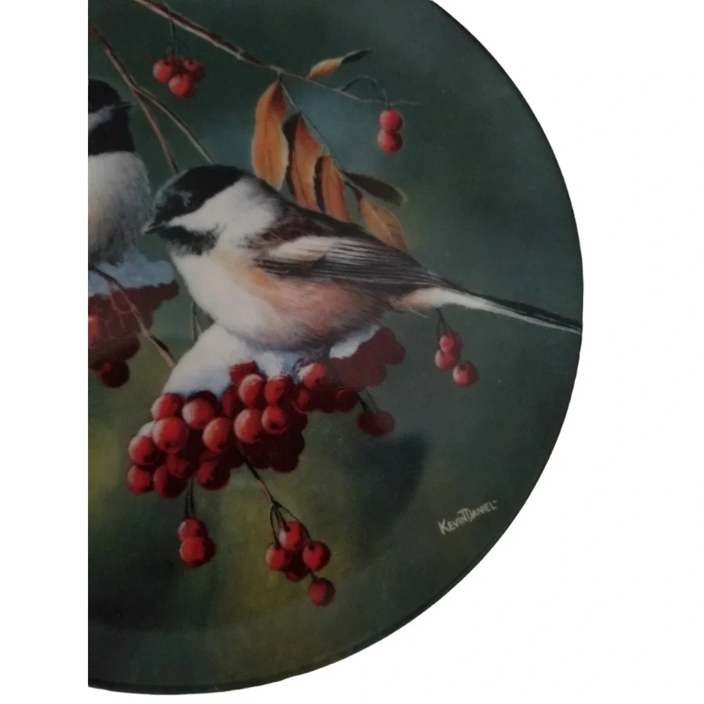 Vintage The Chickadee Collection Knowles Collector 8.5 inch H  1986 Plate #13585